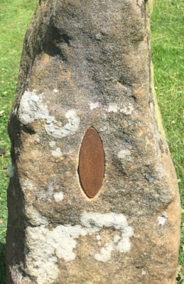 Andy Goldsworthy's Hanging Stones